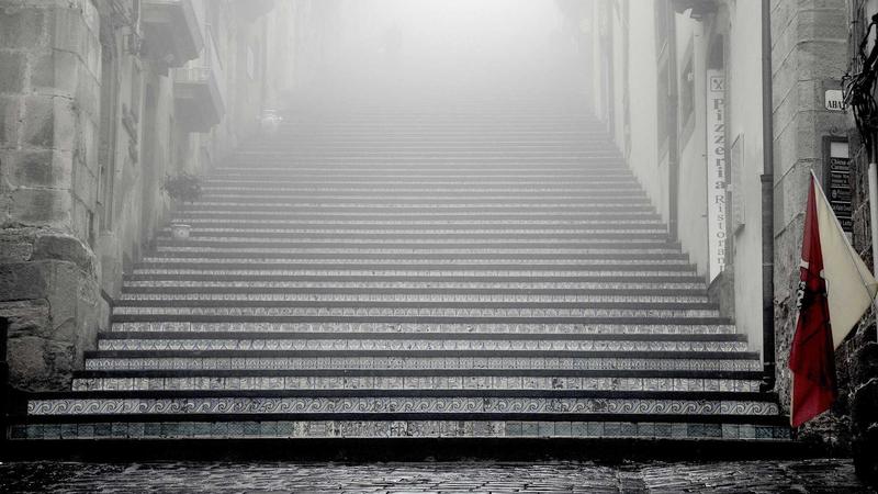 满冠体育新闻动态主视觉，体育赛场与数字科技融合